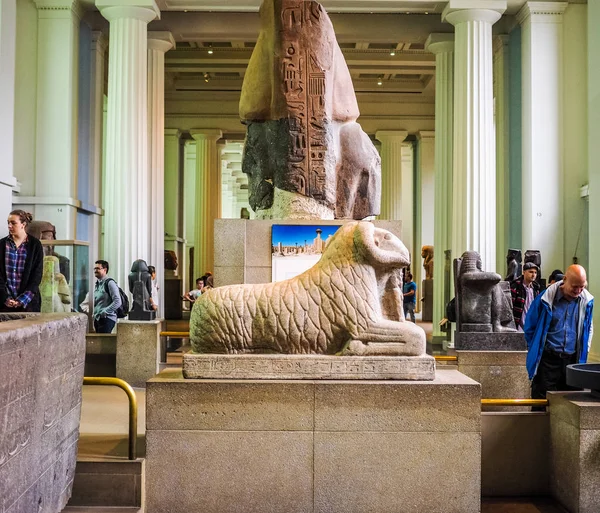 Turisták, British Museum, London (Hdr) — Stock Fotó