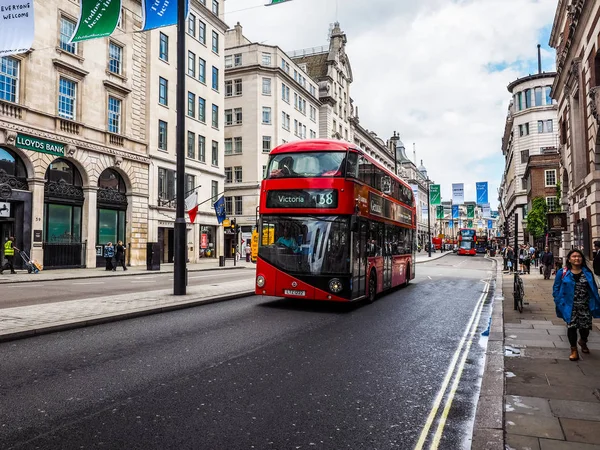 Röd buss i London (Hdr) — Stockfoto