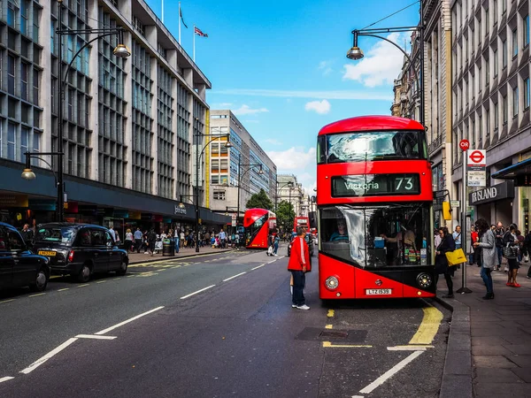 红色巴士在伦敦 (Hdr) — 图库照片