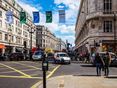 Regent Street Londra (hdr insanlarda)