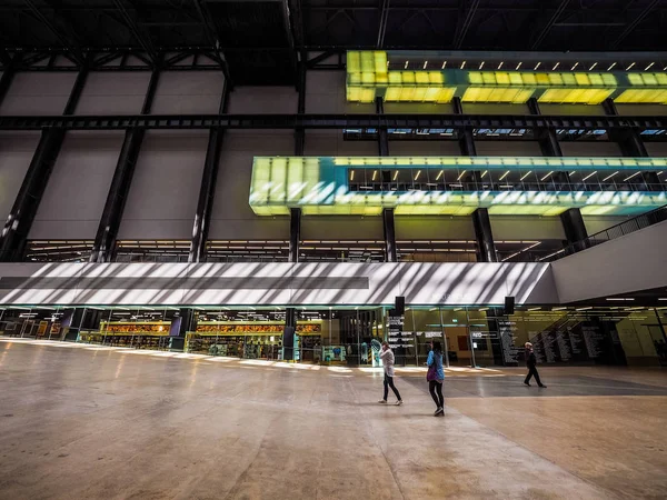 Tate Modern Turbine Hall en Londres (HDR ) —  Fotos de Stock