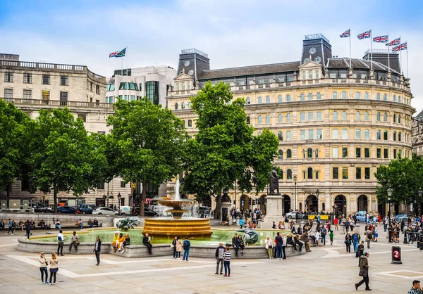 Trafalgar Square Londra, hdr insanlarda
