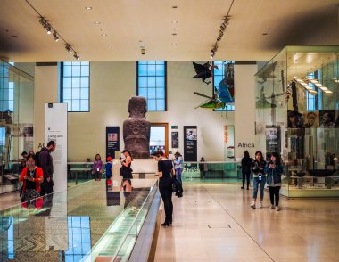 Turistler hdr Londra'da British Museum'da