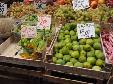 sebze ve meyve Bologna