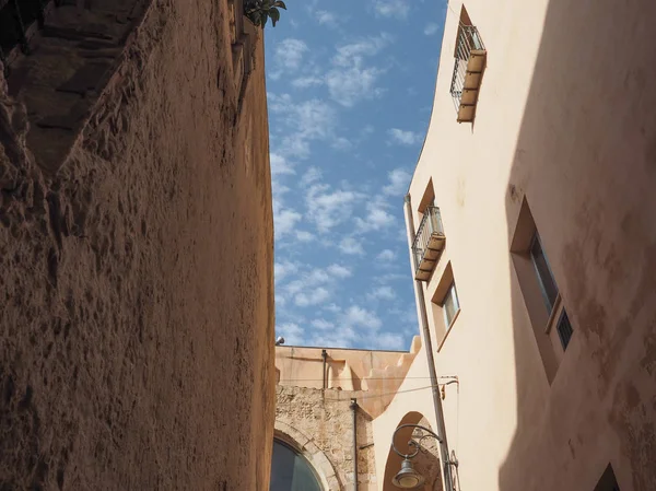 Cagliari (kale Mahallesi anlamına gelir) Casteddu