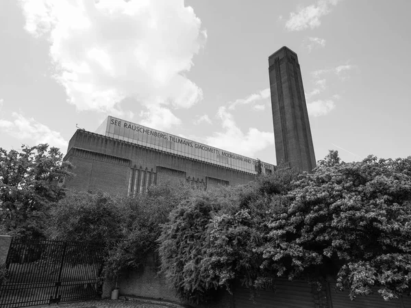 Tate Modern v Londýně černé a bílé — Stock fotografie