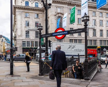 Piccadilly Circus Londra, hdr insanlarda