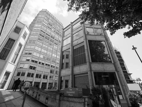 Edificio Economist en Londres blanco y negro — Foto de Stock