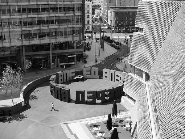 Adelante en Tate Modern Tavatnik Building en Londres en blanco y negro —  Fotos de Stock