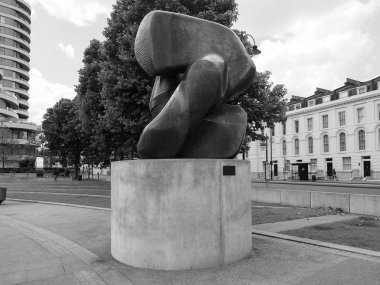 Moore heykel kilitleme parça Londra siyah beyaz başlıklı.