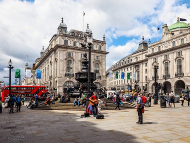 Piccadilly Circus Londra, hdr insanlarda