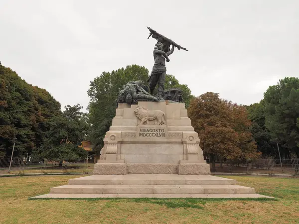 Popolano Savaş Anıtı Bologna