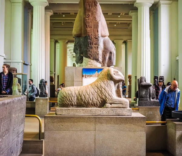 Turisták, a British Museum, London, hdr — Stock Fotó