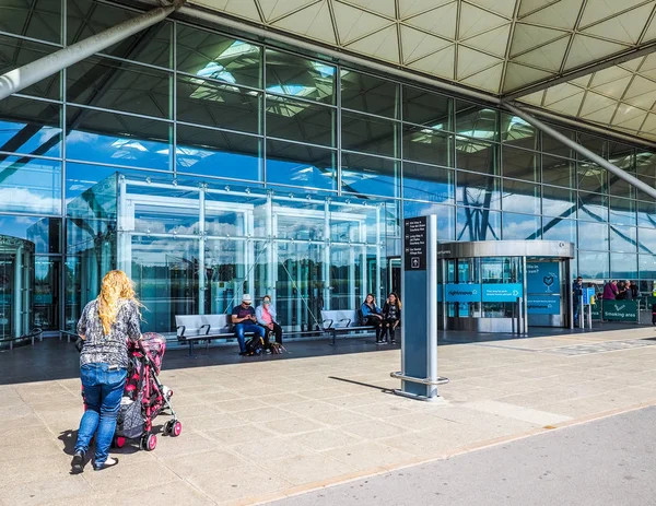Londra Stansted havaalanı, hdr