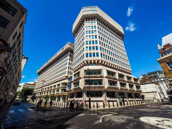 Queen Anne Gate i London, hdr — Stockfoto