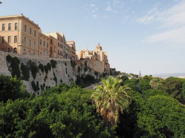 Cagliari (kale Mahallesi anlamına gelir) Casteddu