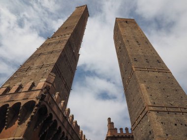 Bologna Due torri (iki kule)