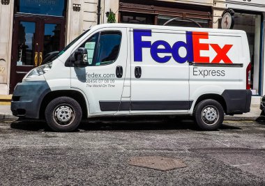 FedEx express kurye van Londra, hdr