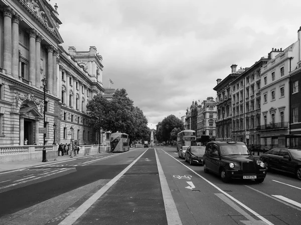 Parlement européen à Londres noir et blanc — Photo