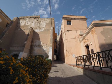 Cagliari (kale Mahallesi anlamına gelir) Casteddu