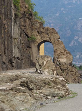 Antik Roma yolu kemer Donnas