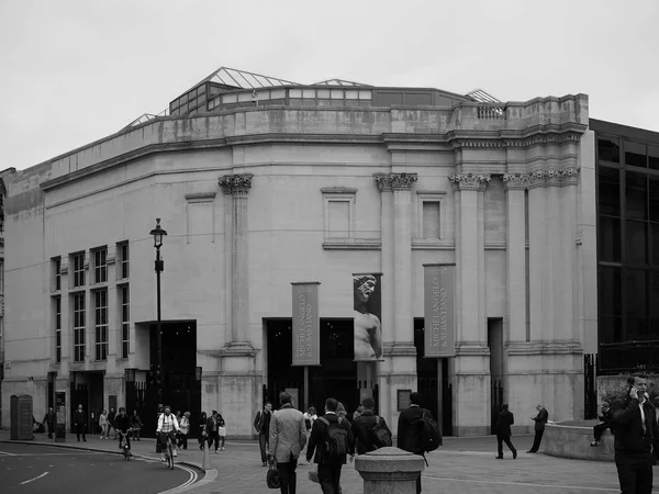 National Gallery in Londen zwart-wit — Stockfoto