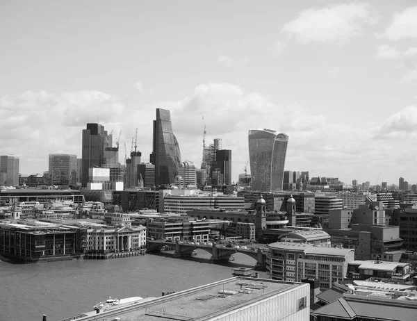 Londen city skyline zwart-wit — Stockfoto