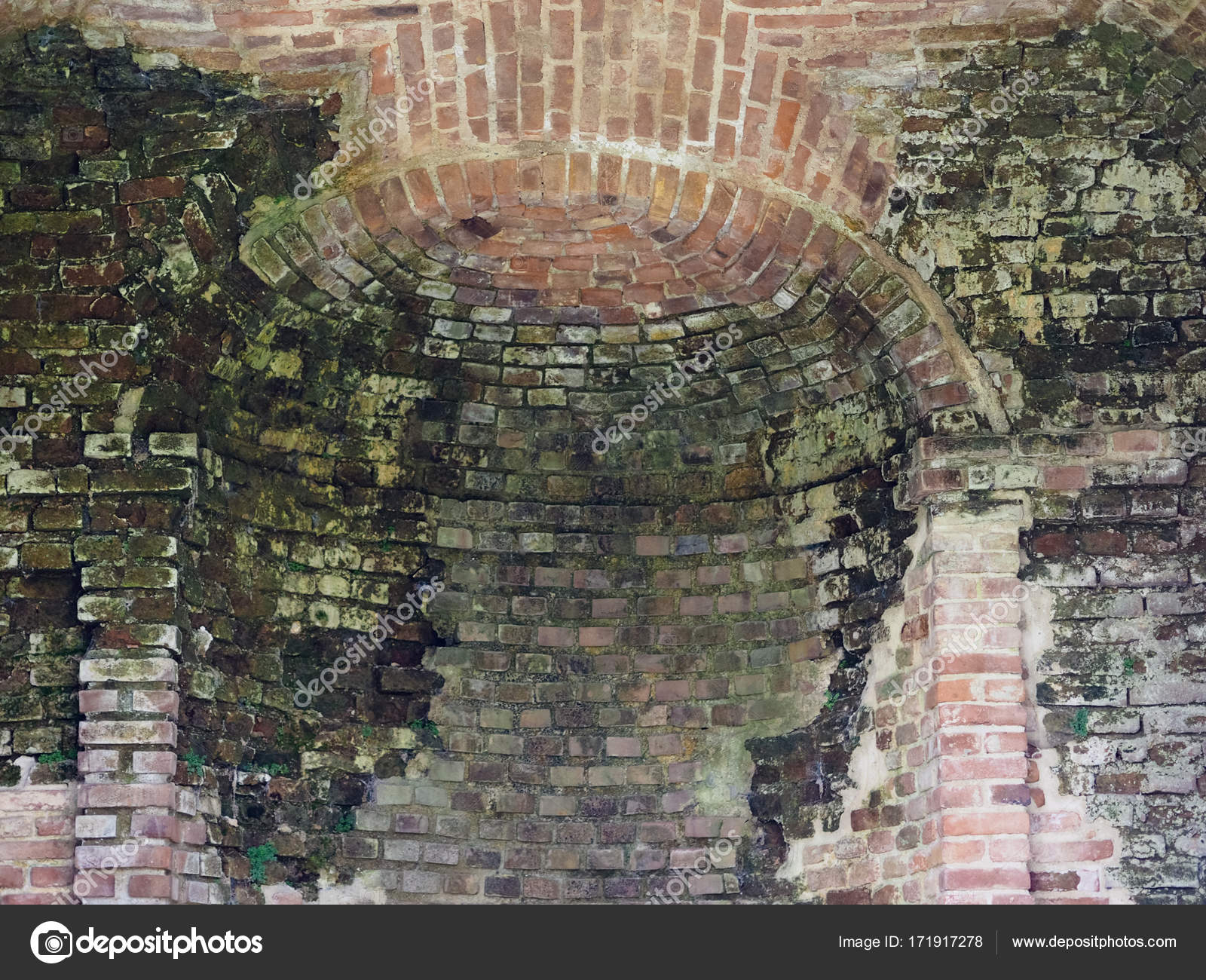 Feuchte Feuchtigkeit an Wand — Stockfoto © claudiodivizia #171917278 Feuchte Feuchtigkeit an Wand — Stockfoto © claudiodivizia #171917278