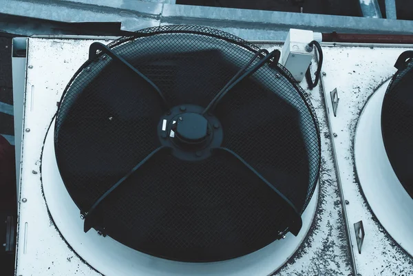 Устройство HVAC, холодный тон — стоковое фото