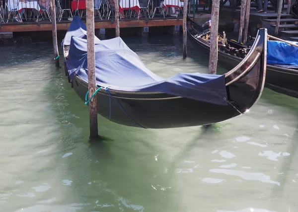 Roddbåt gondol i Venedig — Stockfoto