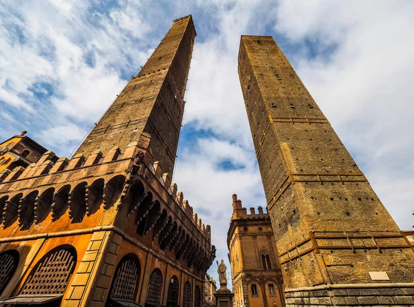 Due torri (Dos torres) en Bolonia (hdr ) — Foto de Stock