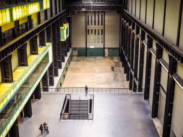 Tate Modern Turbine Hall v Londýně, hdr — Stock fotografie