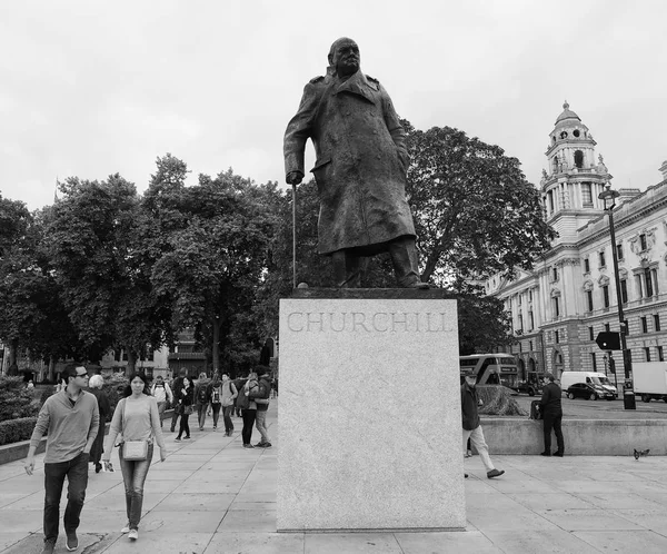 Statue Churchill à Londres noir et blanc — Photo