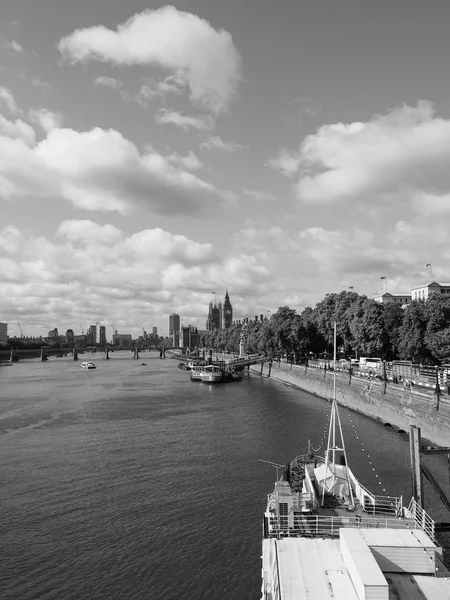Parlementsgebouw Londen zwart op wit — Stockfoto