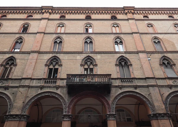 Huis in Via dell Indipendenza straat in Bologna — Stockfoto