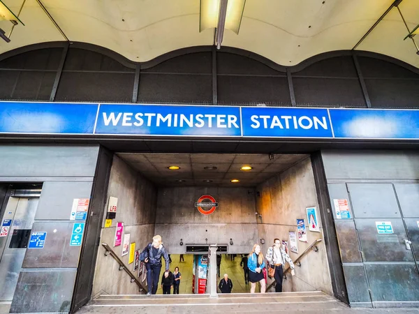 Westminster tunnelbanestation i London, hdr — Stockfoto