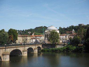 Ponte Vittorio Köprüsü ve Turin kilisede Gran Madre