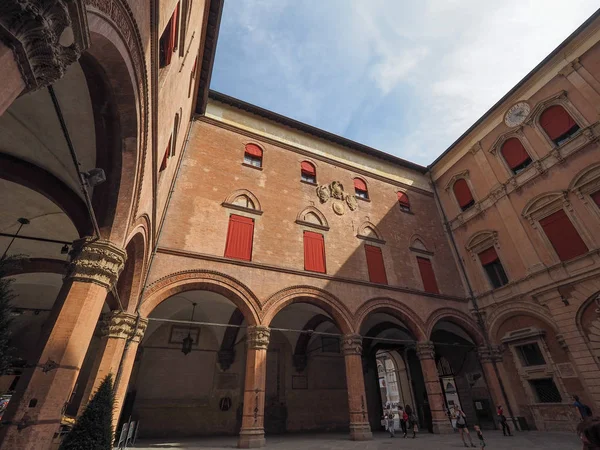 D Accursio paleis (stadhuis) in Bologna — Stockfoto