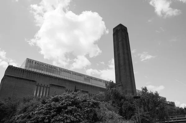 Tate Modern di London hitam dan putih — Stok Foto