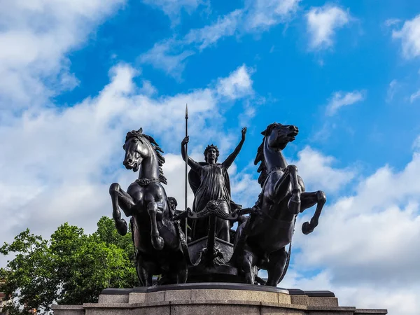 在伦敦，hdr 博阿迪西亚纪念碑 — 图库照片