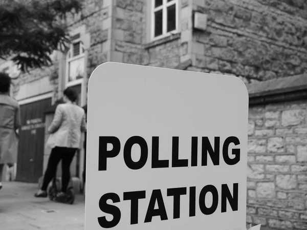 Posto de votação em Londres preto e branco — Fotografia de Stock