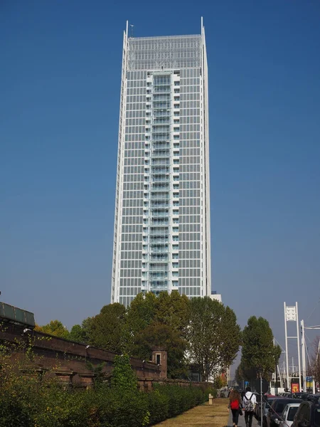 Intesa San Paolo felhőkarcoló Torinóban — Stock Fotó