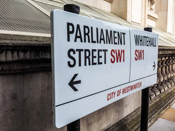 ロンドン、hdr の議会の通りの標識 — ストック写真