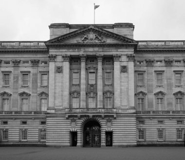 Buckingham Sarayı Londra siyah ve beyaz