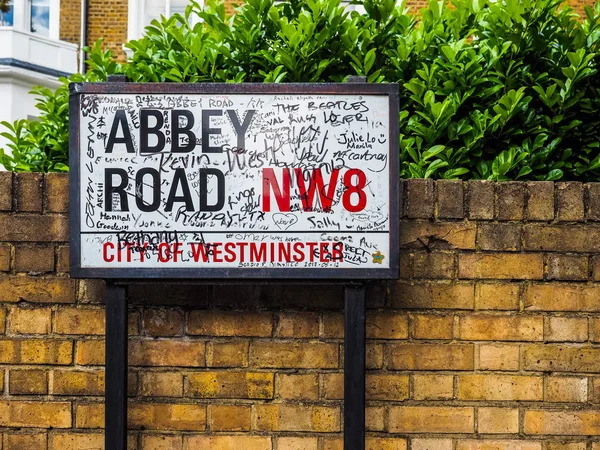 Abbey Road sign in London, hdr — Stock Photo, Image