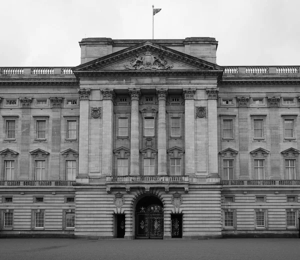 Buckingham Sarayı Londra siyah ve beyaz
