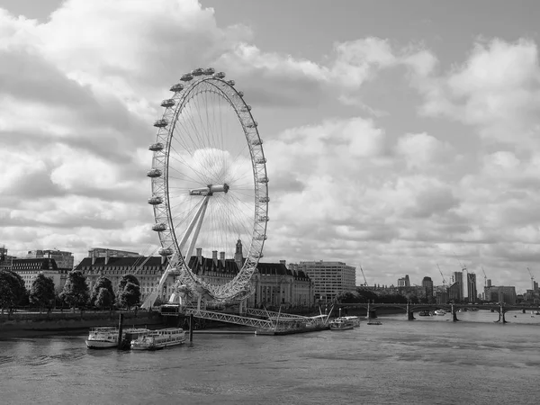 London Eye i London svart och vitt — Stockfoto