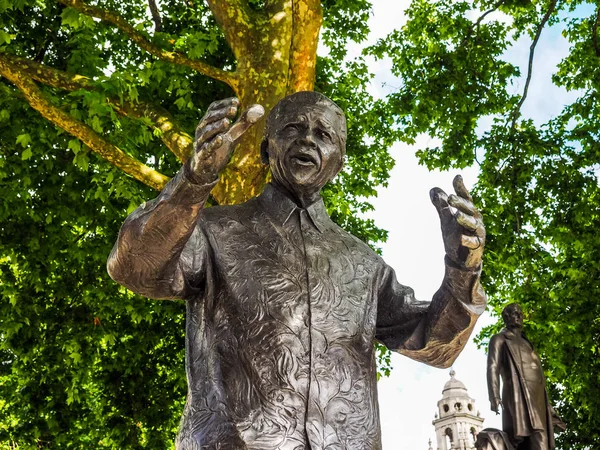 Mandela staty i London, hdr — Stockfoto