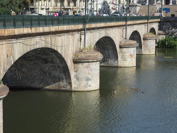 Ponte Vittorio bridge och Gran Madre-kyrkan i Turin — Stockfoto