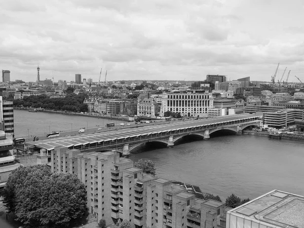 Londýn city Panorama černá a bílá — Stock fotografie